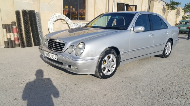 Mercedes E 220 2002, 223,000 km - 2.2 l - Sumqayıt