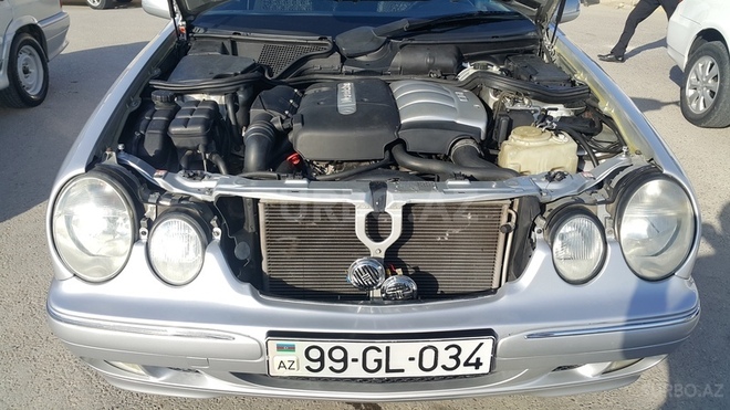 Mercedes E 220 2002, 223,000 km - 2.2 l - Sumqayıt