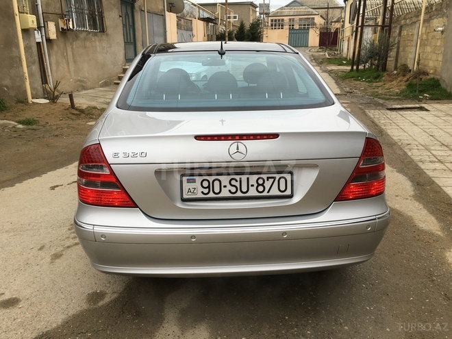 Mercedes E 320 2002, 201,500 km - 3.2 l - Bakı