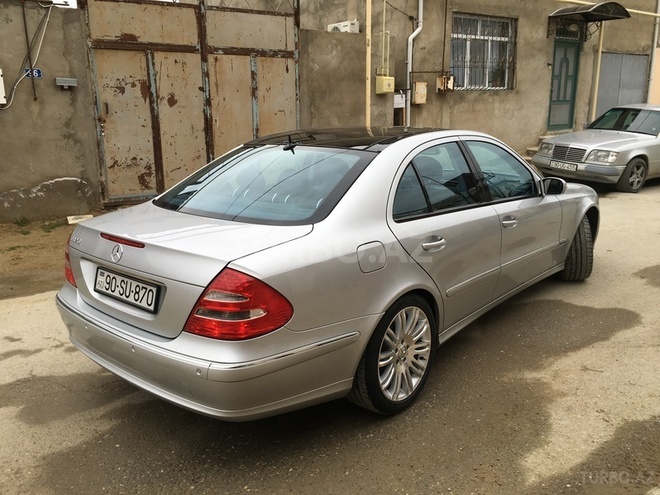 Mercedes E 320 2002, 201,500 km - 3.2 l - Bakı