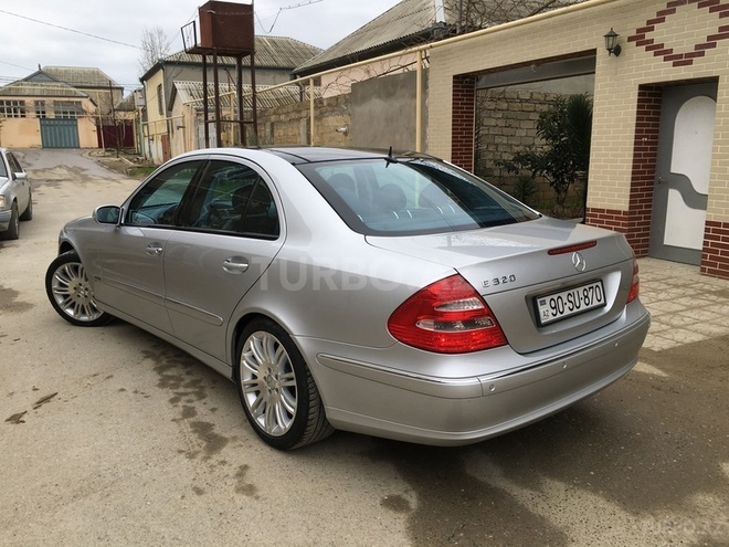 Mercedes E 320 2002, 201,500 km - 3.2 l - Bakı
