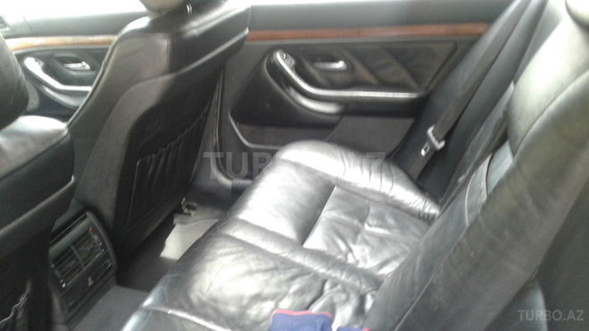 BMW 528 2001, 240,000 km - 2.8 л - Bakı