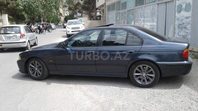 BMW 528 2001, 240,000 km - 2.8 л - Bakı