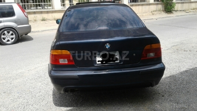 BMW 528 2001, 240,000 km - 2.8 л - Bakı