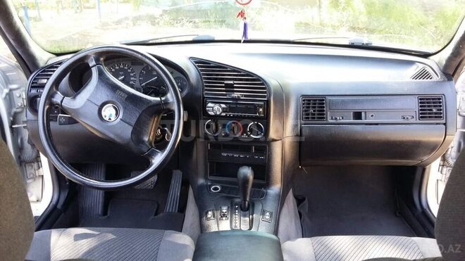 BMW 318 1992, 100,000 km - 1.8 l - Biləsuvar