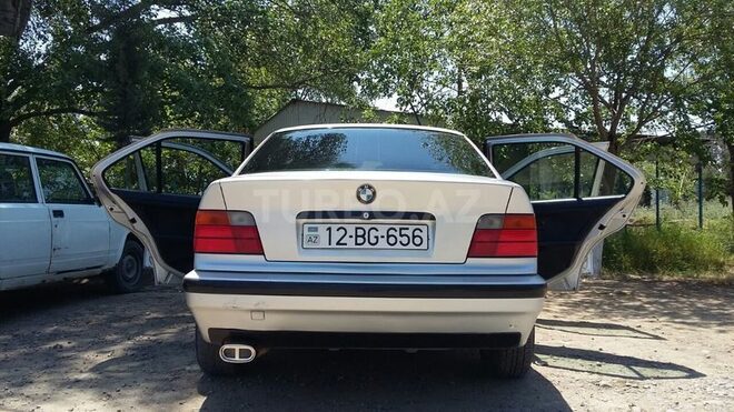 BMW 318 1992, 100,000 km - 1.8 l - Biləsuvar