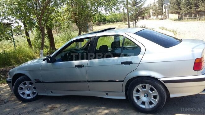 BMW 318 1992, 100,000 km - 1.8 l - Biləsuvar