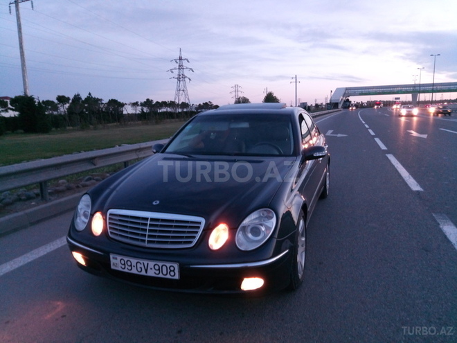 Mercedes E 220 2002, 302,000 km - 2.2 l - Bakı