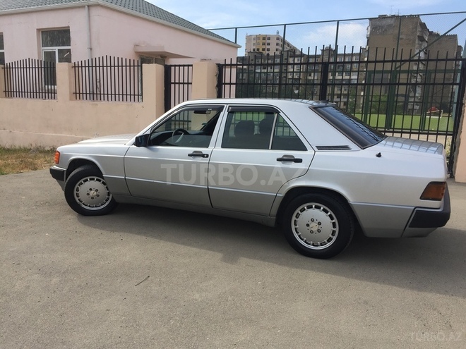 Mercedes 190 1990, 290,000 km - 2.5 l - Bakı
