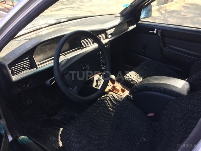 Mercedes 190 1990, 290,000 km - 2.5 l - Bakı