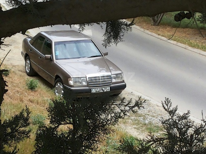 Mercedes E 200 1990, 296,000 km - 2.0 л - Bakı
