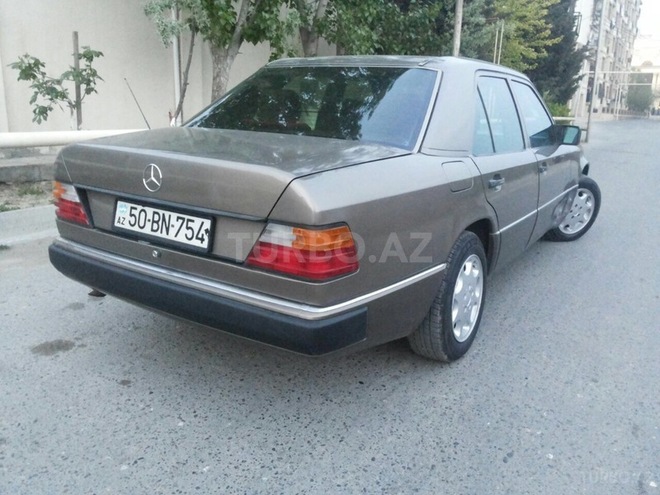 Mercedes E 200 1990, 296,000 km - 2.0 л - Bakı