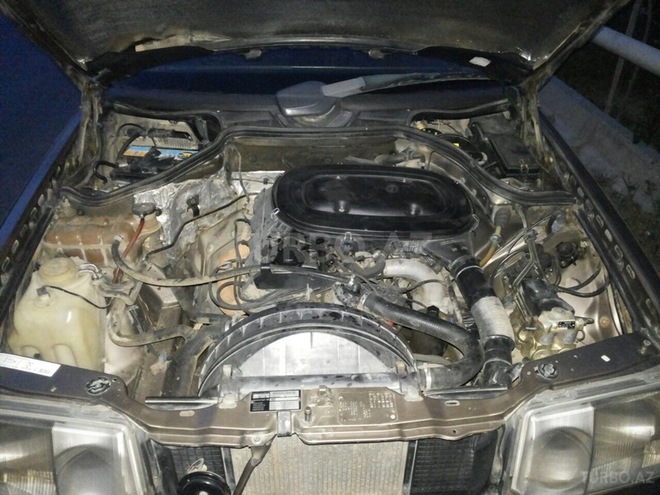 Mercedes E 200 1990, 296,000 km - 2.0 л - Bakı