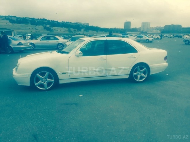 Mercedes E 240 2001, 189,000 km - 2.6 л - Bakı