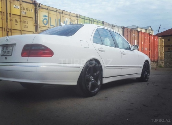 Mercedes E 240 2001, 189,000 km - 2.6 л - Bakı