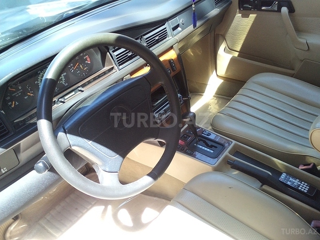 Mercedes 190 1993, 250,000 km - 2.3 l - Bakı