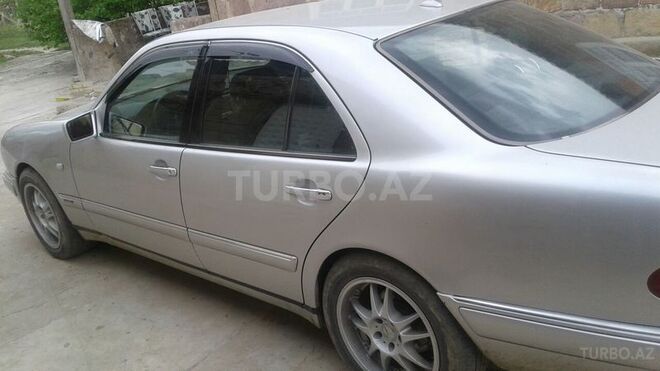 Mercedes E 290 1998, 323,000 km - 2.9 л - Naxçıvan