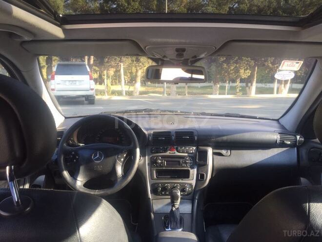 Mercedes C 320 2002, 259,000 km - 3.2 l - Sumqayıt