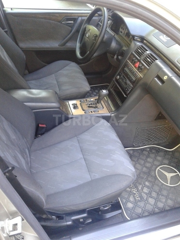 Mercedes E 220 1999, 333,100 km - 2.2 l - Mingəçevir