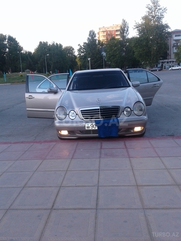Mercedes E 220 1999, 333,100 km - 2.2 l - Mingəçevir