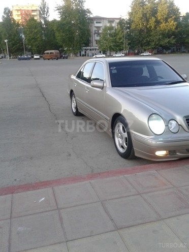 Mercedes E 220 1999, 333,100 km - 2.2 l - Mingəçevir