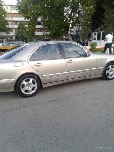 Mercedes E 220 1999, 333,100 km - 2.2 l - Mingəçevir