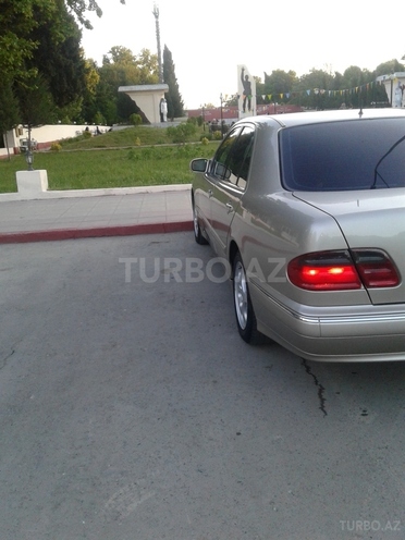Mercedes E 220 1999, 333,100 km - 2.2 l - Mingəçevir