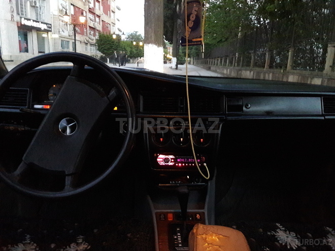Mercedes 190 1991, 296,000 km - 0.2 l - Lənkəran