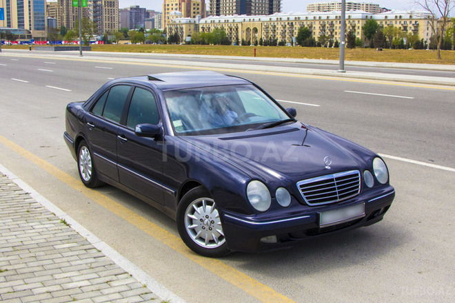 Mercedes E 240 2000, 253,400 km - 2.6 l - Bakı