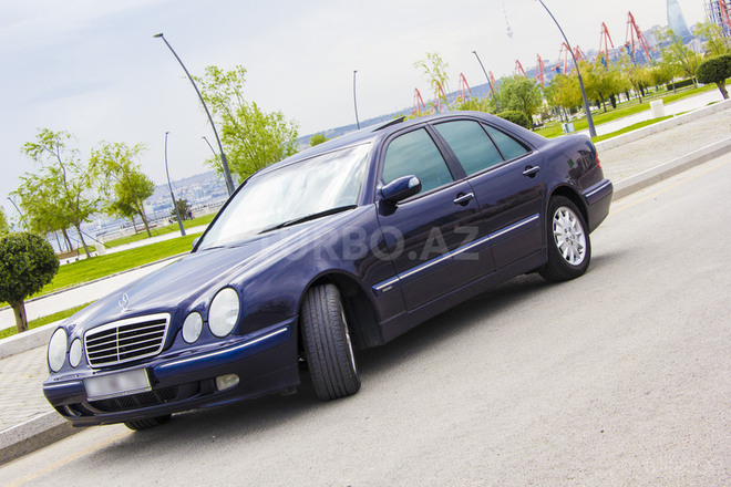 Mercedes E 240 2000, 253,400 km - 2.6 l - Bakı