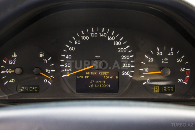 Mercedes E 240 2000, 253,400 km - 2.6 l - Bakı