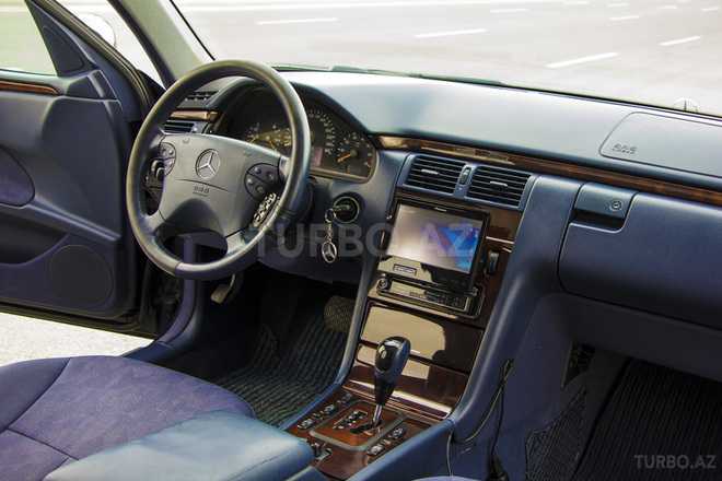 Mercedes E 240 2000, 253,400 km - 2.6 l - Bakı