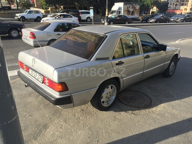 Mercedes C 220 1991, 356,000 km - 2.0 l - Bakı