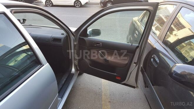 Volkswagen Golf 2003, 124,362 km - 2.0 л - Bakı
