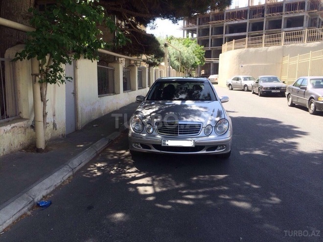 Mercedes E 220 2002, 347,000 km - 2.2 l - Bakı