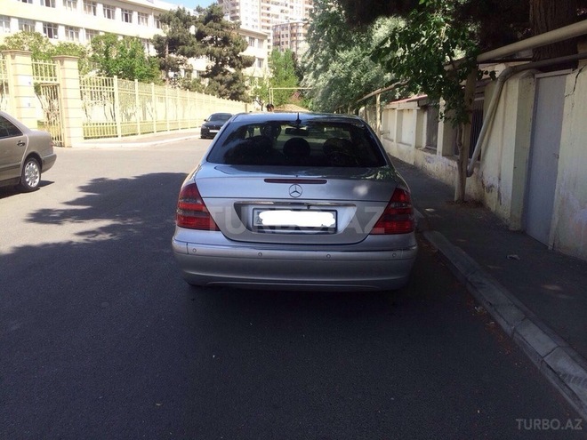 Mercedes E 220 2002, 347,000 km - 2.2 l - Bakı