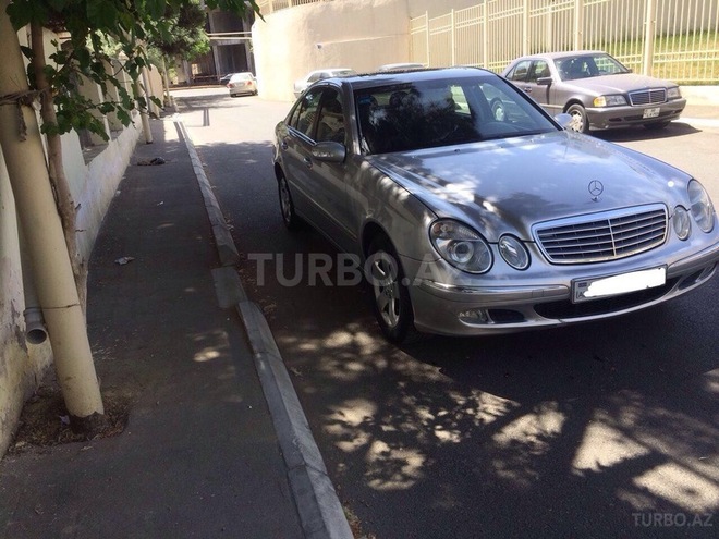 Mercedes E 220 2002, 347,000 km - 2.2 l - Bakı