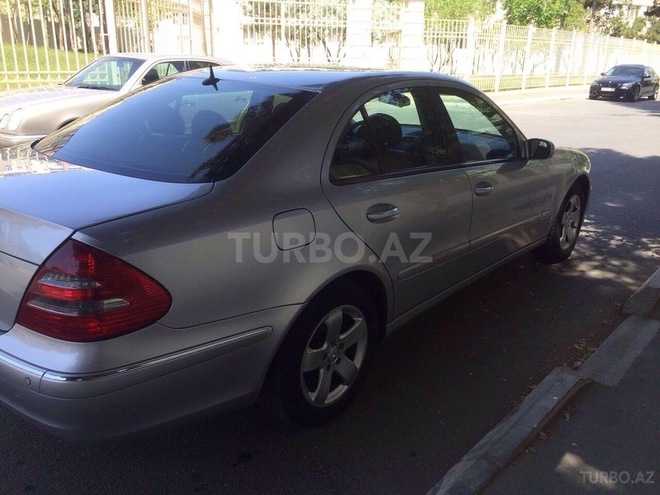 Mercedes E 220 2002, 347,000 km - 2.2 l - Bakı