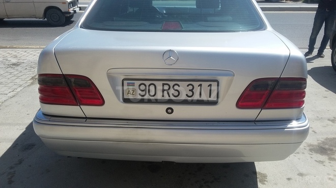 Mercedes E 200 1997, 258,000 km - 2.0 л - Bakı