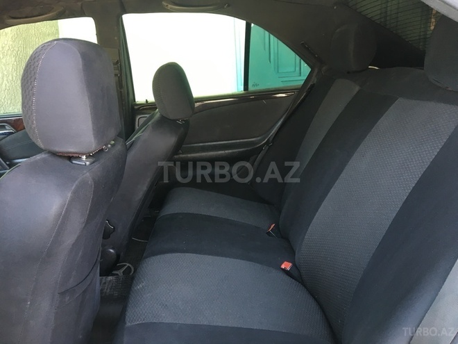 Mercedes E 220 1997, 170,000 km - 2.2 l - Sumqayıt