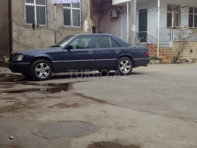 Mercedes E 280 1992, 336,913 km - 2.8 л - Sumqayıt