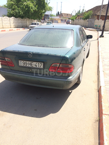 Mercedes E 220 2000, 370,358 km - 2.2 l - Masallı