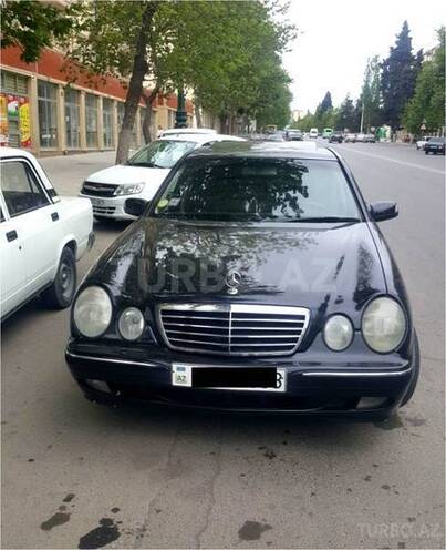 Mercedes E 240 2000, 228,100 km - 2.6 l - Gəncə