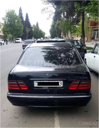 Mercedes E 240 2000, 228,100 km - 2.6 l - Gəncə