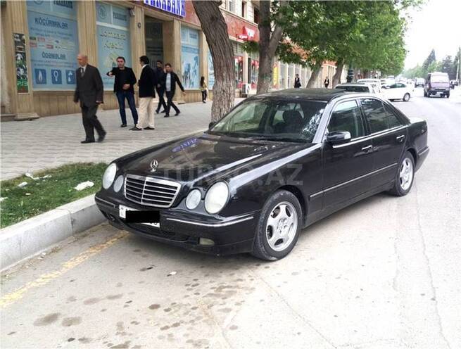 Mercedes E 240 2000, 228,100 km - 2.6 l - Gəncə