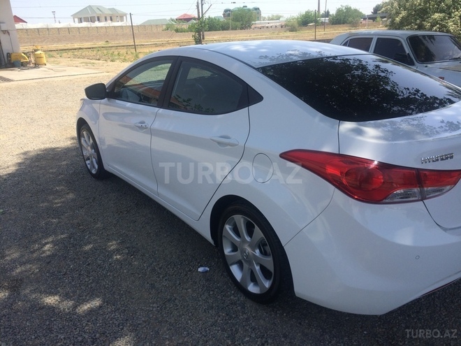 Hyundai Elantra 2013, 94,500 km - 1.8 л - Şirvan