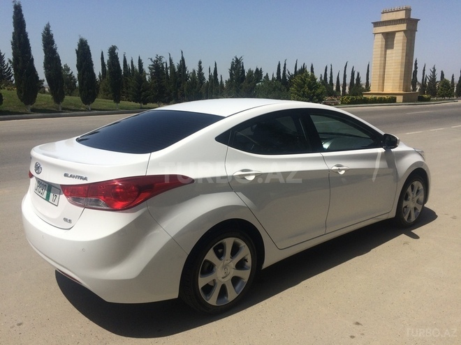 Hyundai Elantra 2013, 94,500 km - 1.8 л - Şirvan