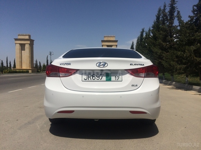 Hyundai Elantra 2013, 94,500 km - 1.8 л - Şirvan
