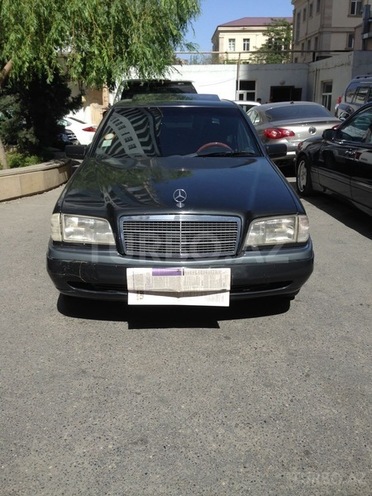 Mercedes C 200 1995, 270,000 km - 2.0 л - Bakı