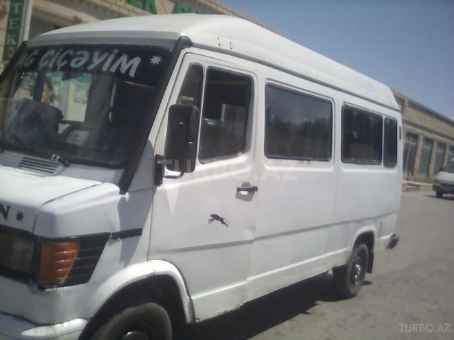 Mercedes 208 D 1989, 650,000 km - 0.2 l - Ağdaş